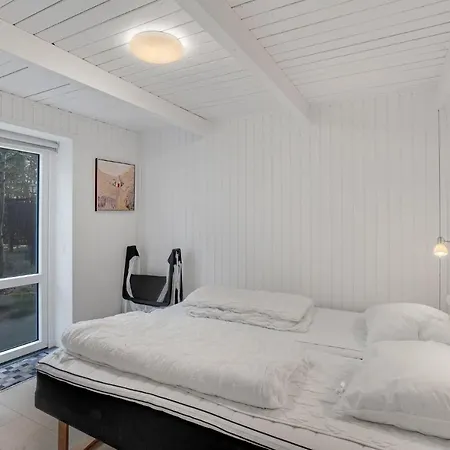 Three-bedroom In Dom wakacyjny *